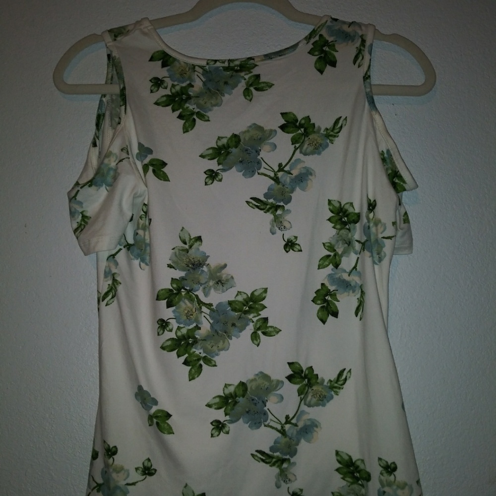 Cold Shoulder Shirt - Picture 2 of 3